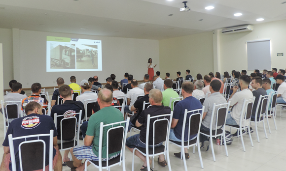 Retrospectiva, palestra e homenagem marcam Reunião Geral de final do ano