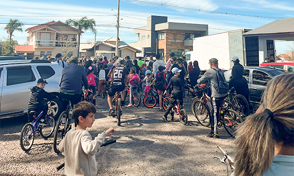 Fotografia ilustrativa da atividade do passeio ciclístico no mês do trânsito sulati